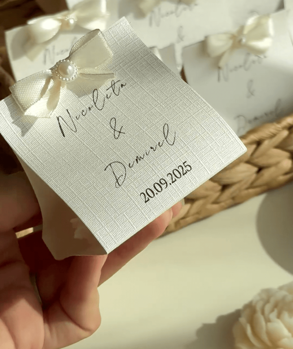 Bujor în ambalaj de carton texturat | Lumânări parfumate | Mărturii - Meltino Candles