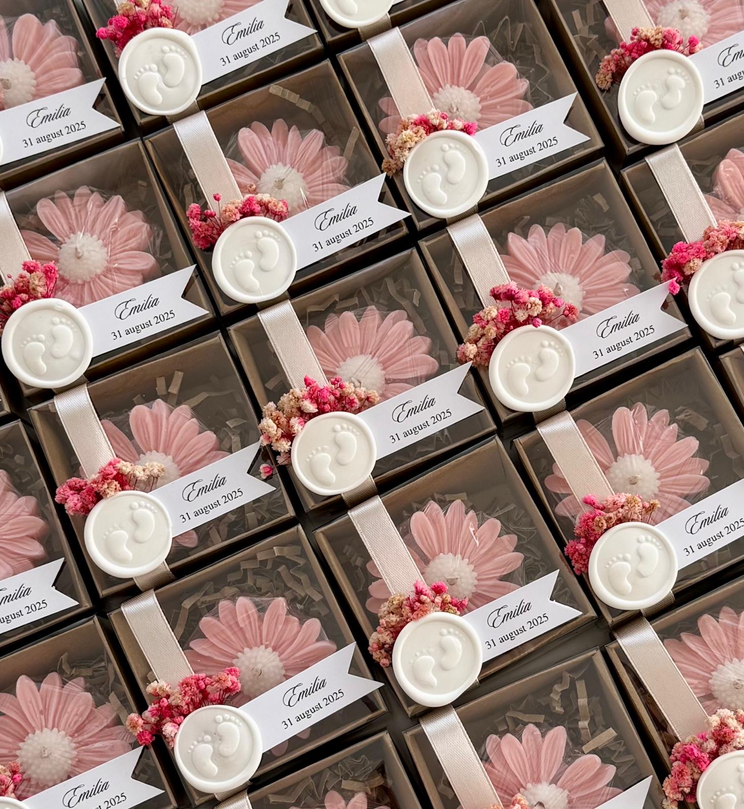 Margaretă în cutie kraft | Lumânări parfumate | Mărturii - Meltino Candles